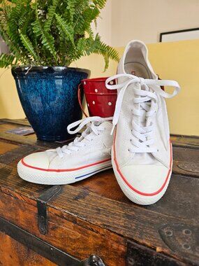 Classic Converse All Stars-One Star Sneakers